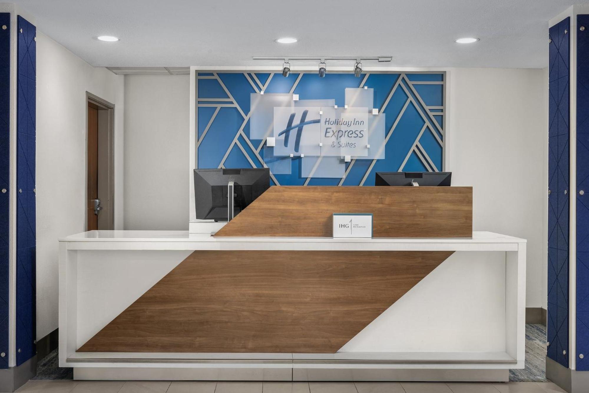 Holiday Inn Express & Suites Superior By Ihg Exterior foto